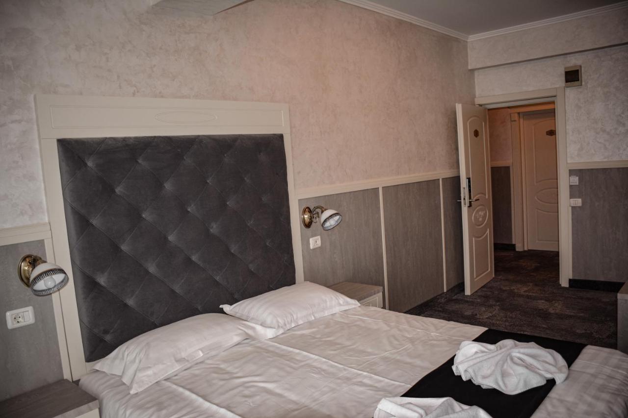 Hotel Golden Rose Constanţa Buitenkant foto